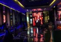 门口招聘牌文案（招聘启事创意展示：门廊上的招募信息）